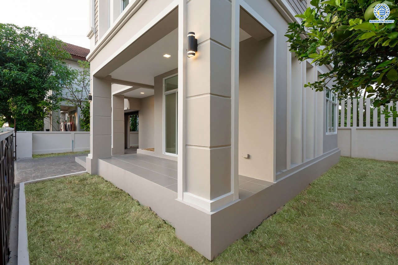 บ้านมือสองตกแต่งใหม่ โครงการ ธนาสิริ รัตนาธิเบศร์ เนื้อที่ 54.7 ตร.ว. ดีไซน์ตอบทุกไลฟ์สไตล์ ฟังก์ชัน 3 ห้องนอน 3 ห้องน้ำ จอดรถได้ 1 คัน บนทำเลติดถนนรัตนาธิเบศร์ เชื่อมต่อหลายเส้นทาง ใกล้รถไฟฟ้าสายสีม่วง "สถานีบางรักใหญ่" และจุดขึ้นทางด่วน "ศรีรัช"